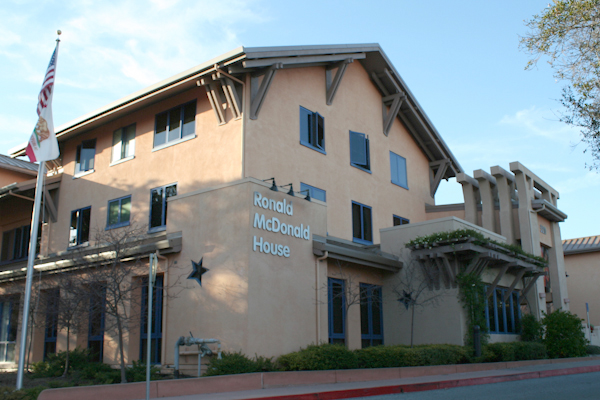 Stanford's Ronald McDonald House, amid plans to expand onto an adjacent property, received rezoning approval from the Palo Alto City Council. The House will more than double its capacity to shelter families of children being treated at Lucille Packard Children's Hospital. (ALISA ROYER/The Stanford Daily)