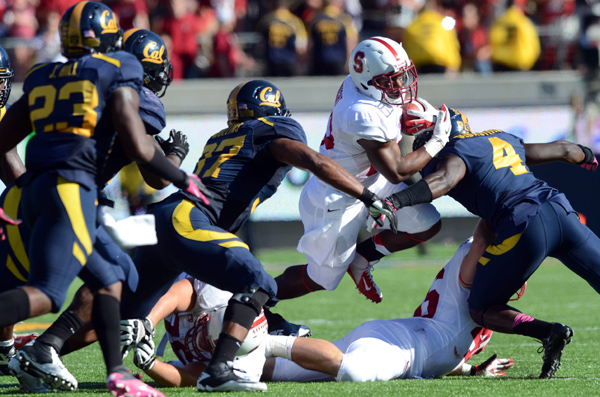 Stanford taking on UCLA at the Rose Bowl