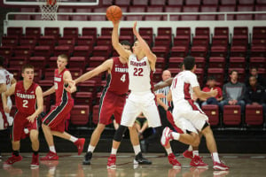 Reid Travis (center)