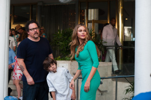 Jon Favreau as Carl Casper, Emjay Anthony as Percy Casper, and Sofia Vergara as Inez.