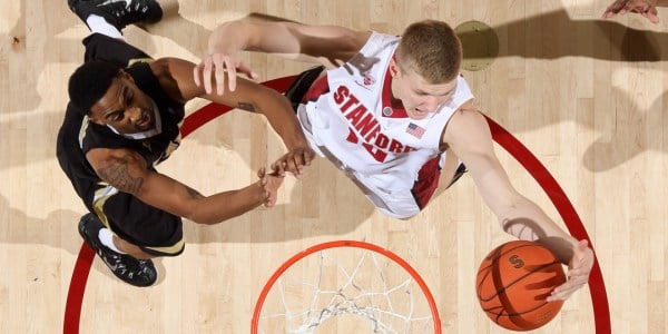 Coming off his strongest performance of the year against Cal, freshman Michael Humphrey (right) may play a crucial role in the frontcourt against a defensive-minded Oregon State team. (BOB DREBIN/isiphotos.com)