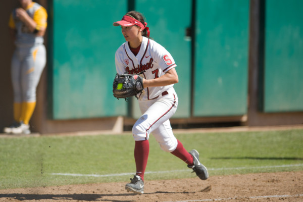 Senior Hanna Winter was a difference maker throughout this weekend’s action, posting a .389 batting average and a .611 slugging percentage to go along with a team-leading 5 RBI, 2 steals and 2 triples. (DON FERIA/isiphotos.com)