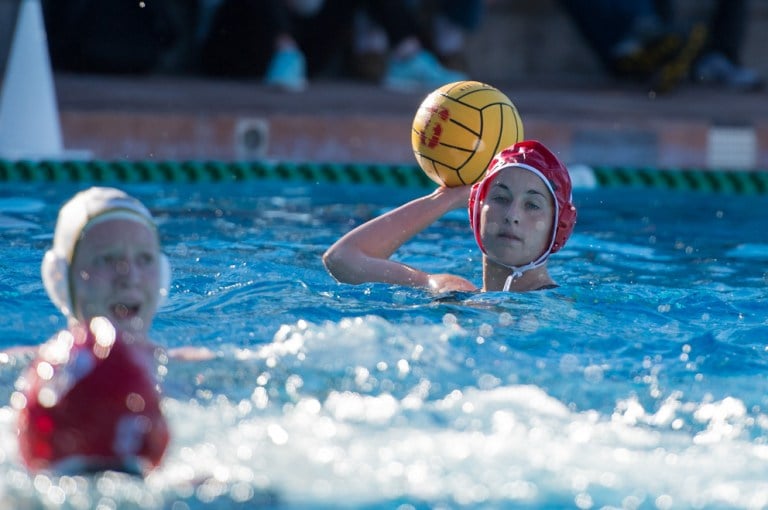 Sophomore Jamie Neushul (right) keeps her head in the game even on offense so she is not caught off-guard. (KAREN AMBROSE HICKEY/stanfordphoto.com)