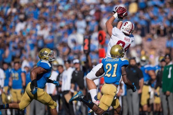 Junior tight end Austin Hooper (top) gave a refreshing rejuvenation to Stanford's tight end position after a combination of Davis Dudchock, Charlie Hopkins, Luke Kaumatule and Eddie Plantaric gave Stanford essentially no production from the position in 2013. Hooper now spearheads an electric position group that's poised to be among Stanford's most talented ever. (DAVID BERNAL/isiphotos.com)