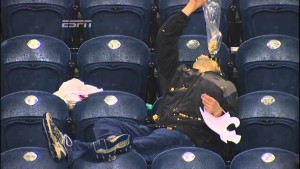 popcorn-guy-at-washington-state-game-goes-viral