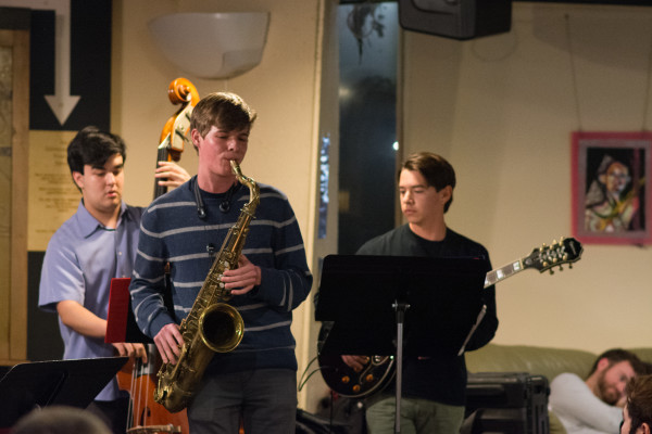 The second group performing their arrangement of "Speak No Evil." (RAHIM ULLAH/The Stanford Daily)