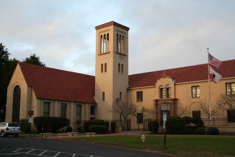 Palo Alto High School (ALISA ROYER/The Stanford Daily).