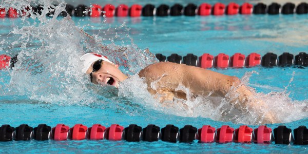 Freshman True Sweetser paced a 1-2-3 finish for Stanford in the 1,000 free, finishing ahead of teammates Liam Egan and Grant Shoults as the Cardinal swept the podium in the event. He also finished third in the 500 free later in the meet as the same trio again swept the top three spots. (HECTOR GARCIA-MOLINA/isiphotos.com)