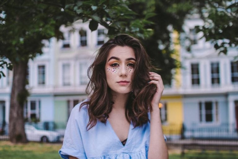 YouTuber and musician Dodie Clark. (Rebecca Need-Menear, Wikimedia Commons)