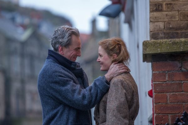 Feel the chemistry in 'Phantom Thread'