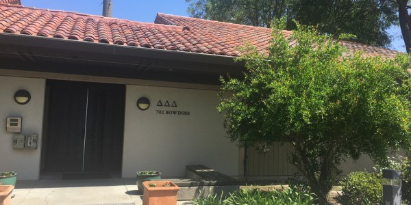 The Delta Delta Delta house. (MINI RACKER/The Stanford Daily)