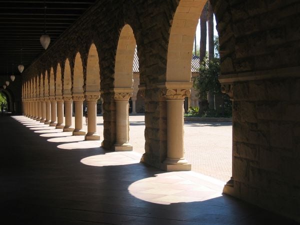 1280px-Stanford_University_arches