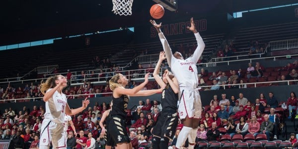 Junior forward Nadia Fingall (#4 above) recorded a career high 24 points against FGCU during the first day of the Rainbow Wahine invitational. (KAREN AMBROSE-HICKEY/isiphotos.com)