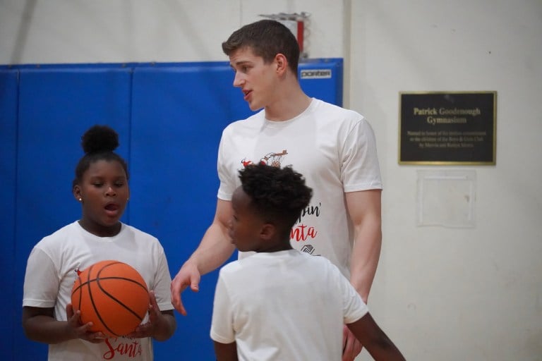 Redshirt freshman guard Sam Beskind (above) was one of four Stanford men's basketball players to volunteer for 'Hoopin' with Santa' with East Palo Alto kids. The clinic also featured Jacob Evans of the Golden State Warriors. (PHOTO: Caleb Hanna)