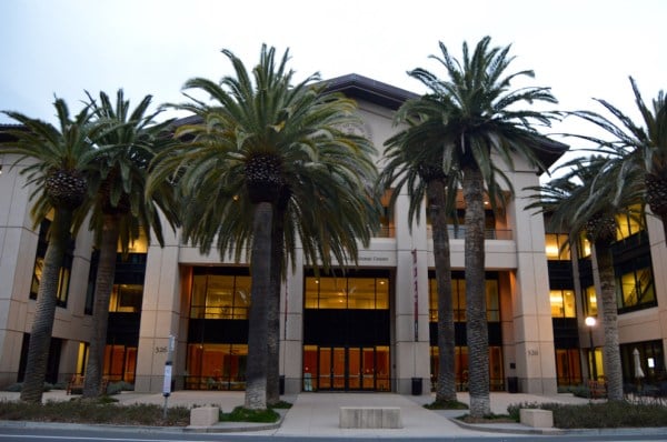 In lieu of the previous fee-based membership system, the Stanford Alumni Association will gift admission to the class of 2020 free of change. (Photo: GILLIAN BRASSIL/The Stanford Daily)