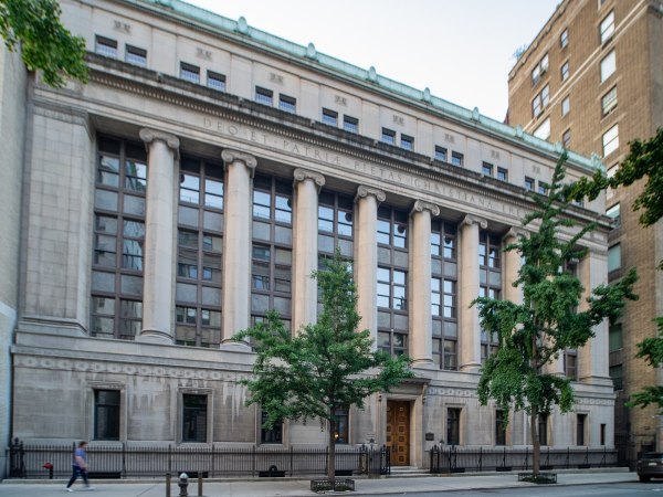 Regis High School, Manhattan (Photo: Ajay Suresh / Wikimedia Commons)