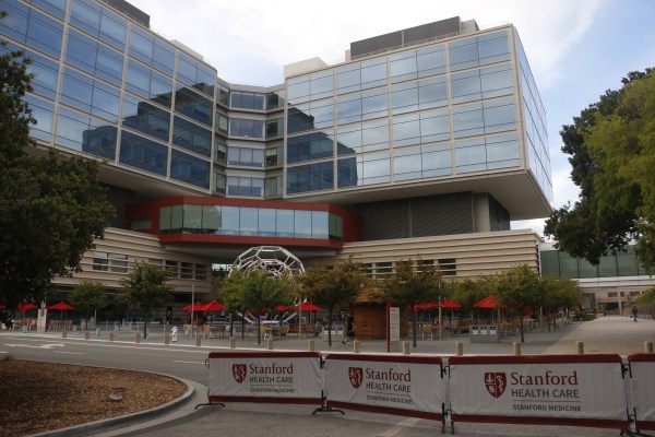 Stanford hospital. (Photo: DANIEL WU/The Stanford Daily