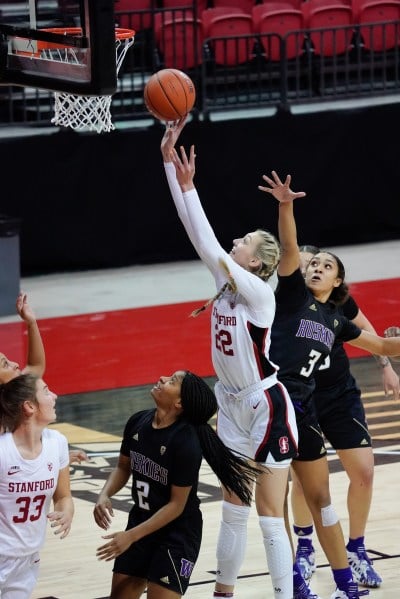 Freshman forward Cameron Brink finished with 13 points, eight rebounds and six blocks in just 22 minutes on Friday. (Photo: LUCAS PELTIER/isiphotos.com)