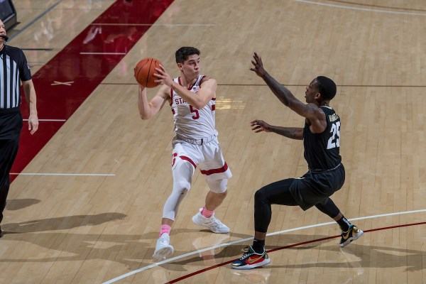 Freshman guard Michael O'Connell (above) netted a team-high 17 points in a triple-overtime road loss to Washington State on Saturday. (PHOTO: KAREN HICKEY/isiphotos.com)