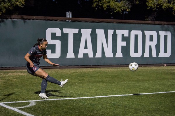 Freshman midfielder Amy Sayer will soon link up with the Australian National Team for their upcoming international matches. (Photo: KAREN HICKEY/isiphotos.com)