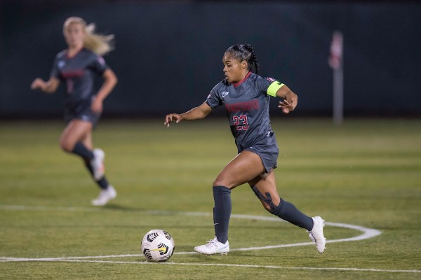 Senio defender Kiki Pickett (above) played a big role in holding the Trojans scoreless Friday night. (Photo: KAREN HICKEY/isiphotos.com)