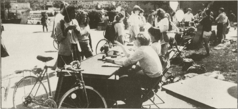 Students at the Theme House and Co-op Fair in 1983 (Photo: ARTIE STREIBER/The Stanford Daily)