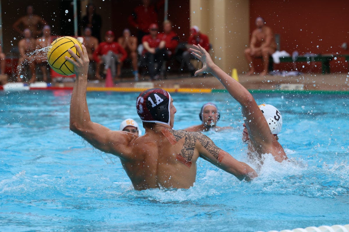 Men’s water polo goes 1-1 over weekend