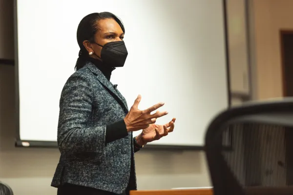 Condoleezza Rice speaks about the Hoover Institution during a Faculty Senate meeting