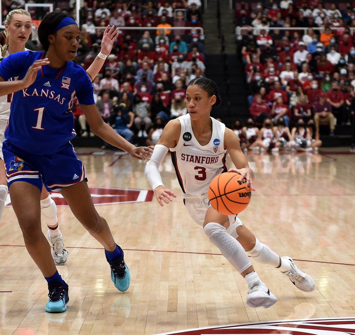 Sixth-year guard Anna Wilson drives to the basket.