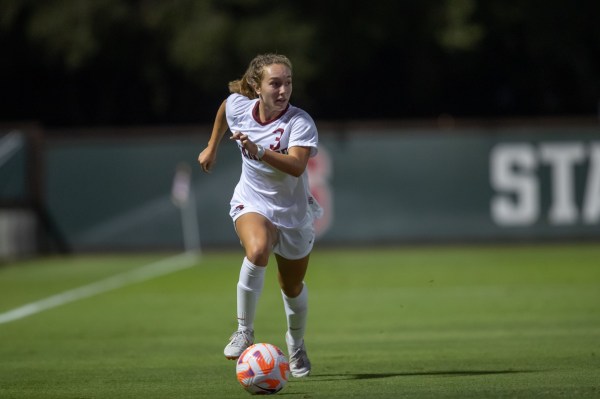 Freshman forward Allie Montoya dribbling the ball upfield against Sacramento State on Aug. 18, 2022.