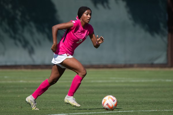 Freshman defender Elise Evans dribbling the ball against Washington State on Oct. 9, 2022. Evans also was named to the All-Pac-12 First Team.(Photo: LYNDSAY RADNEDGE/ISI Photos)