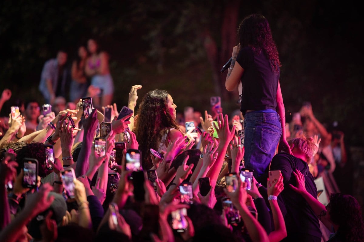 070 Shake is performing to an adoring crowd.