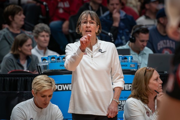 Tara VanDerveer coaching against NC State