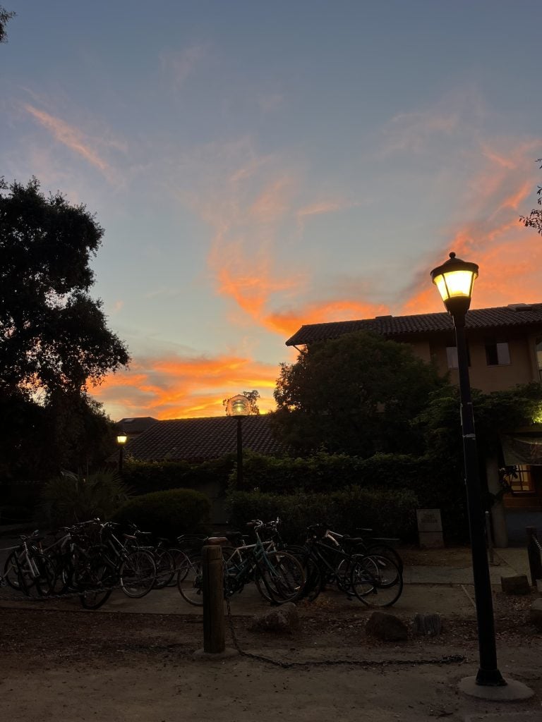 Different parts of campus can evoke memories without prompting. (Photo: ERIN YE/The Stanford Daily)