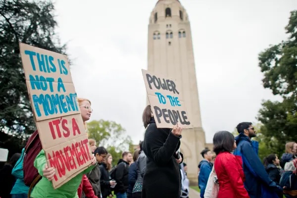 Neutral Link products can help defuse campus tension. (Photo: CHRIS DELGADO/The Stanford Daily).